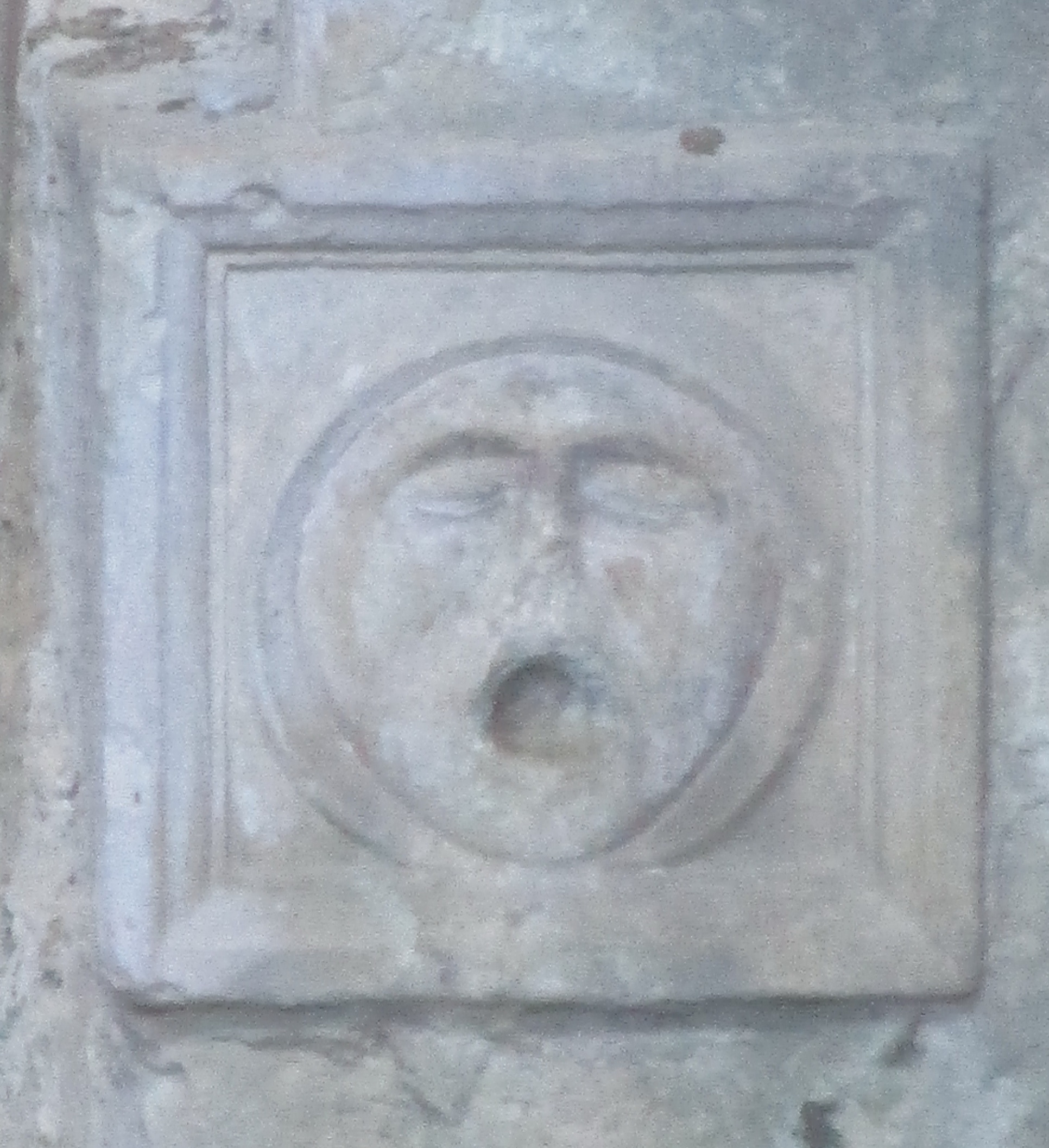 ostrov-brac-a-zahada-dracej-jaskyne