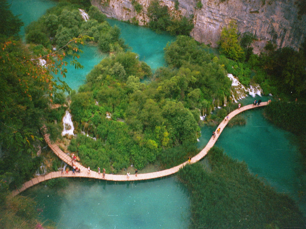 poklad-na-striebornom-jazere-plitvice