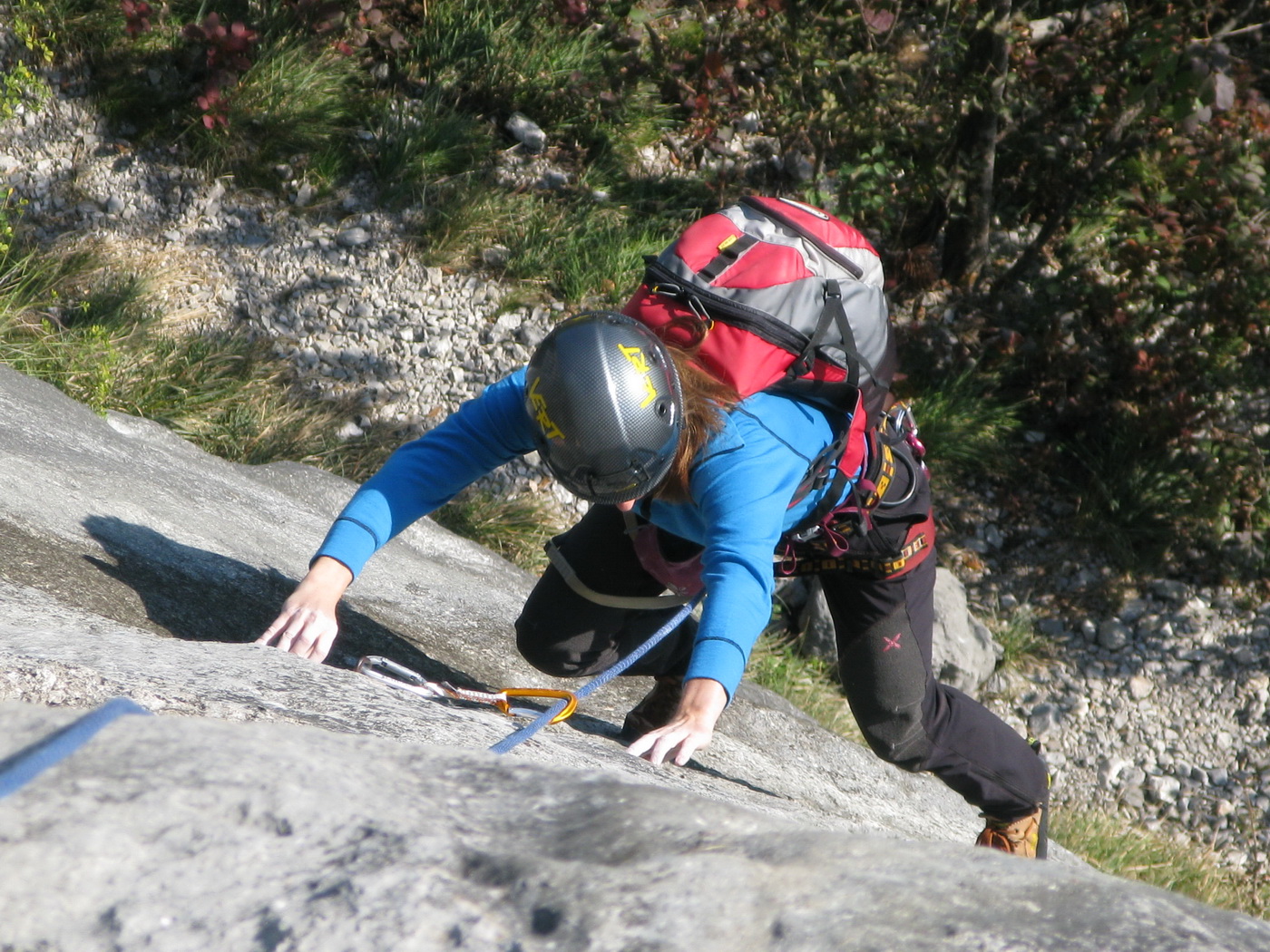 lezenie-v-arcu-placche-zebrate